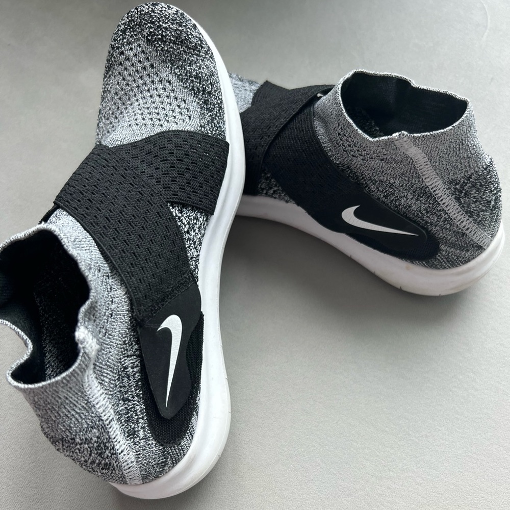 Nike Runnatural Free & Flexible running shoes. Size US 7
